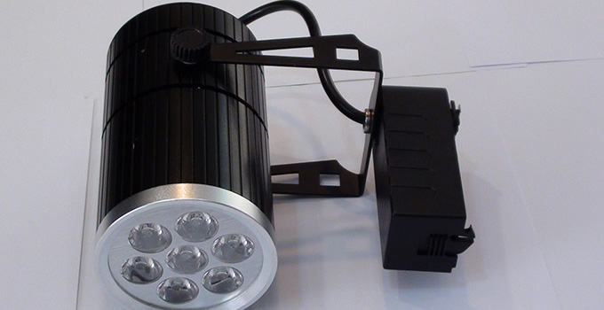 LED轨道灯优点以及LED轨道灯缺点_装修选材