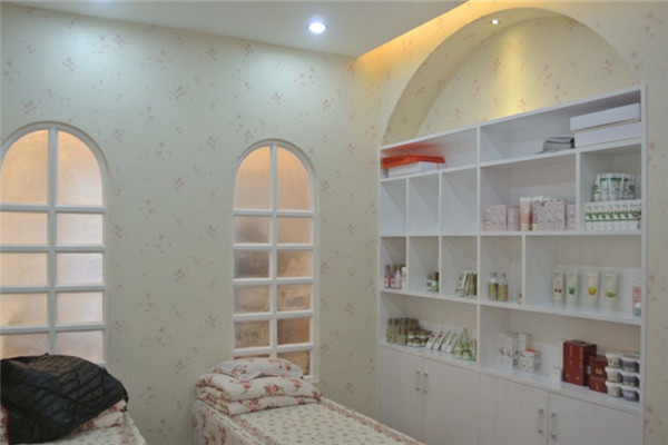 美容院产品展示柜怎么设计 如何选购美容院展示柜