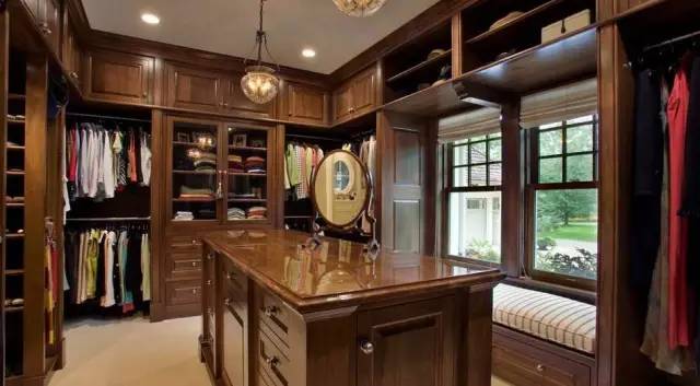 衣服太多无处安放装一个这样的衣帽间就可以啦