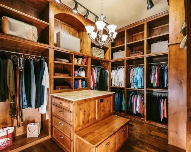 衣服太多无处安放装一个这样的衣帽间就可以啦